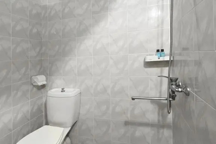 Room 5 of 10