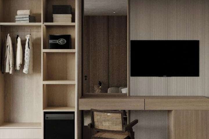 Room 9 of 165