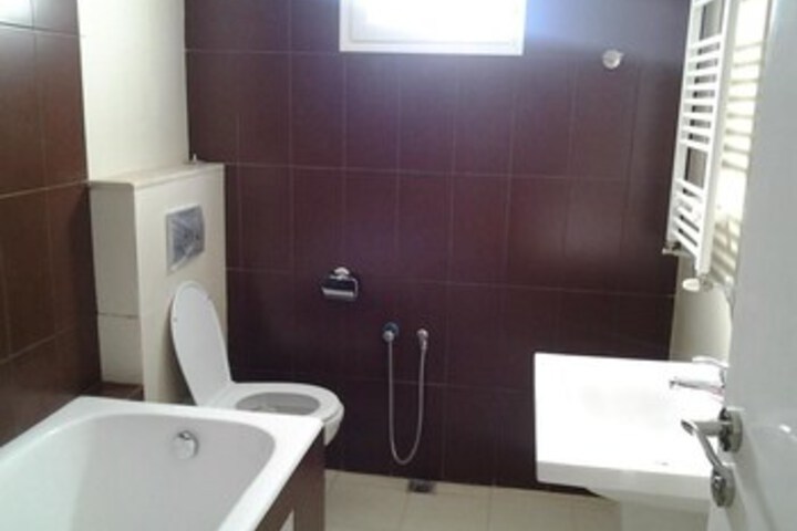 Room 2 of 11