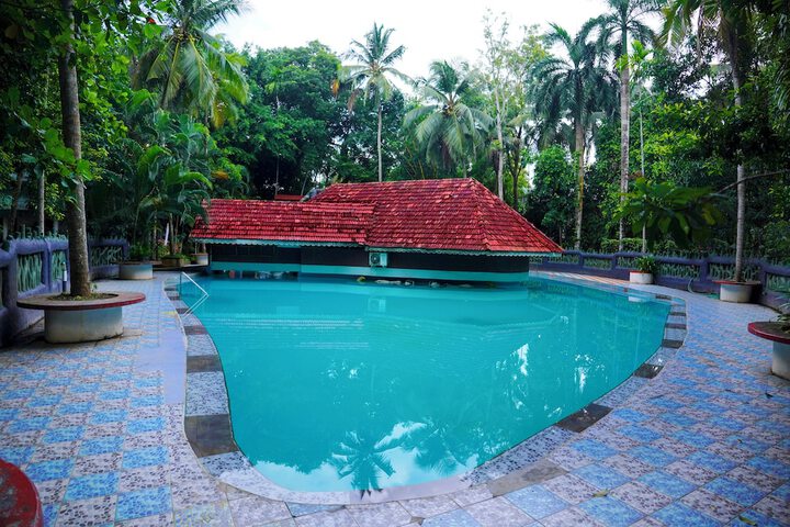 Pool Hotel