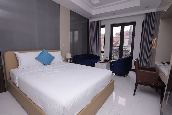 Room 26 of 99