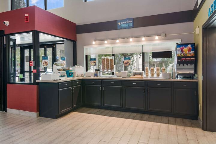 Breakfast area