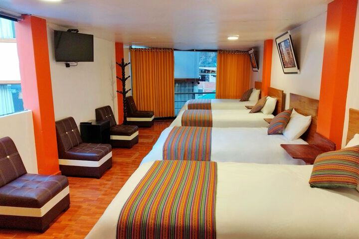 Room 16 of 28