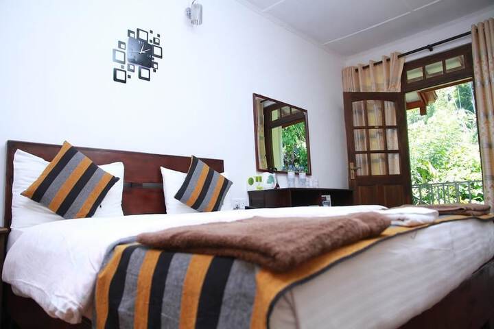 Room 2 of 11