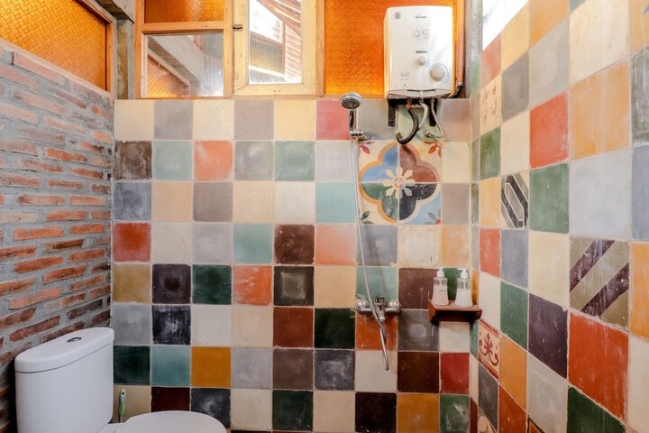 Room 15 of 28