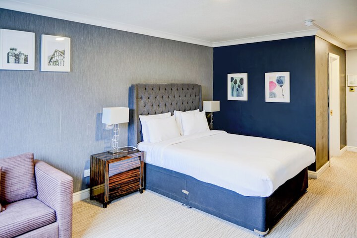 Room 35 of 60