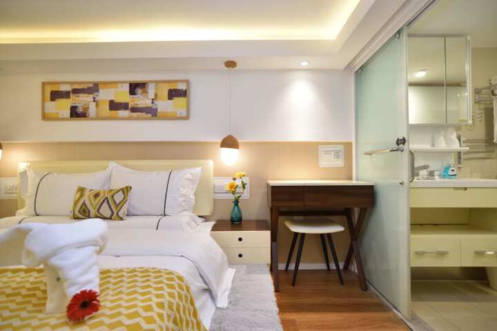 Room 21 of 48