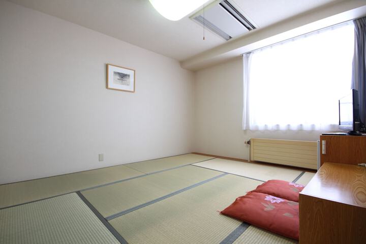 Room 17 of 42