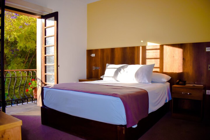 Room 17 of 33