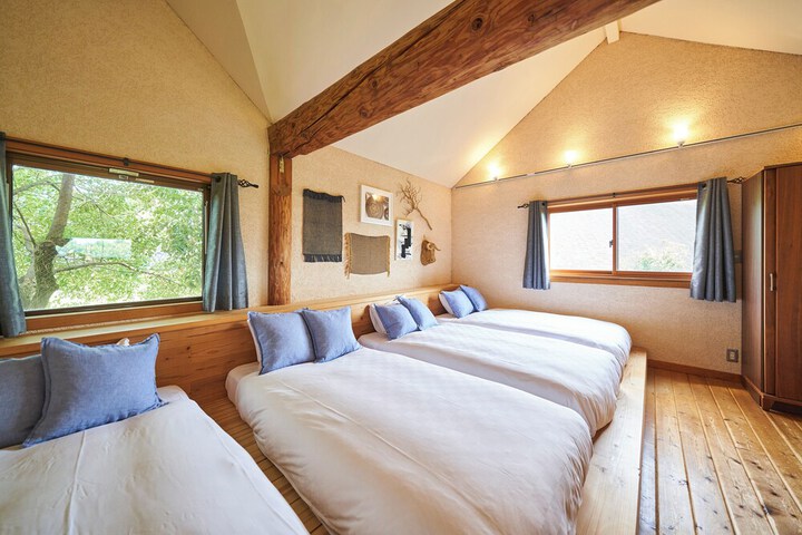 Room 3 of 42