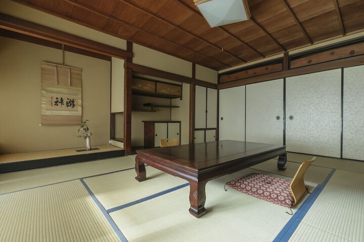 Room 7 of 64
