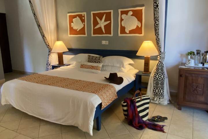 Room 32 of 195