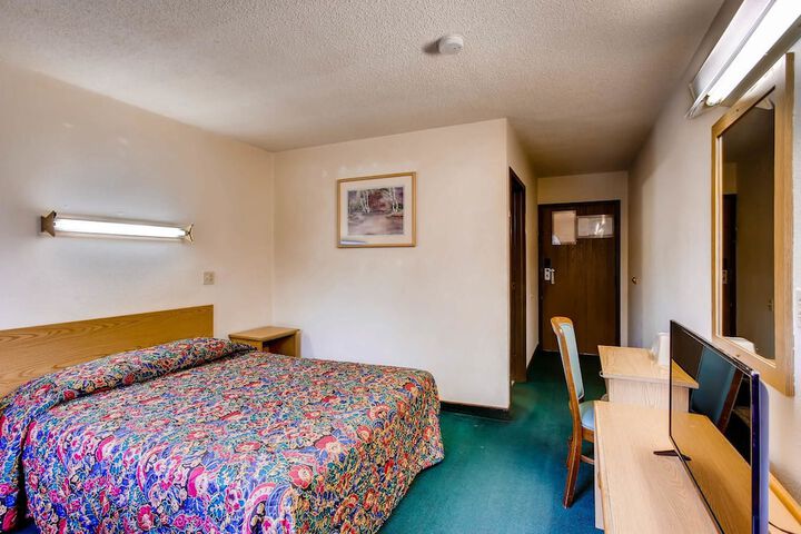 Room 13 of 26