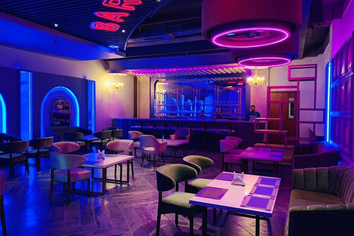 Lounge 16 of 16