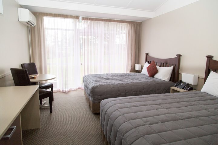 Room 6 of 52