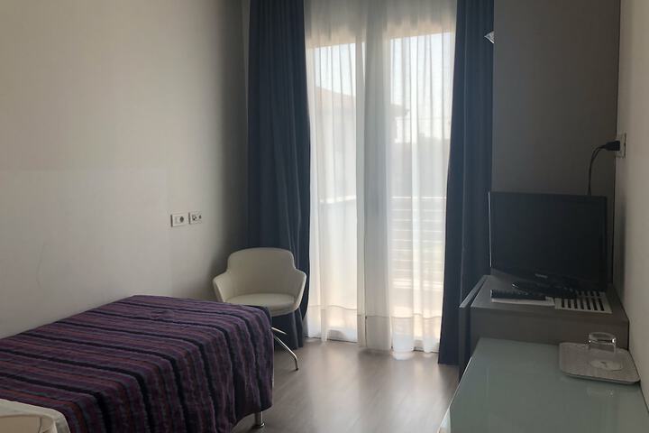 Room 26 of 69