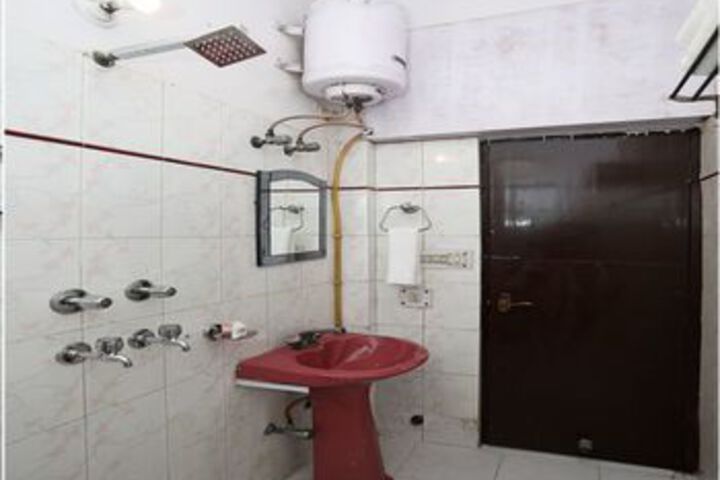 Room 2 of 26