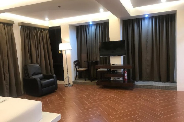 Room 26 of 63