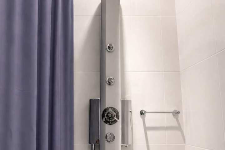 Room 14 of 38