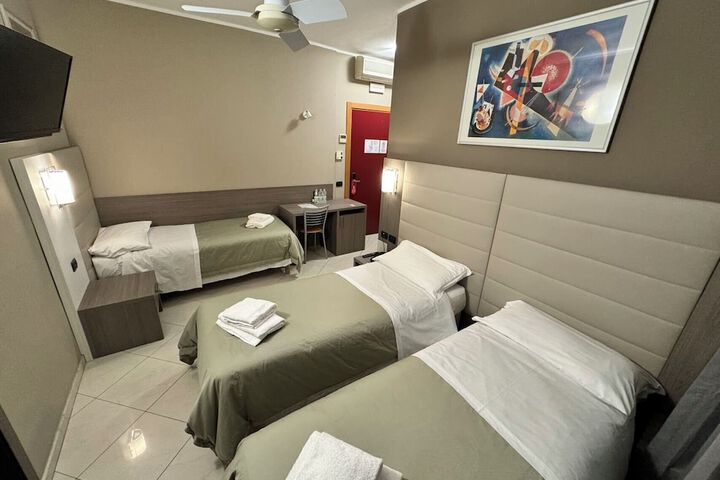 Room 17 of 37