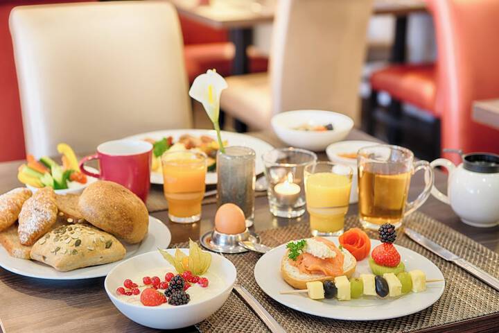 Breakfast/Coffee Service 30 of 45