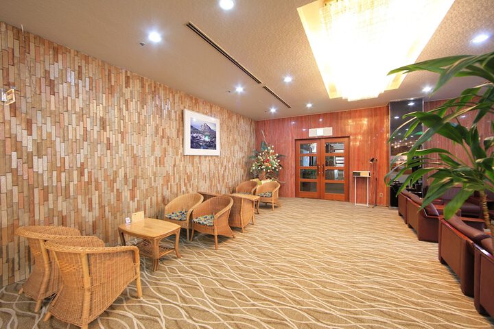Entrance & Lobby
