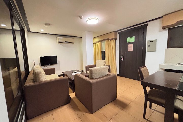 Room 27 of 61