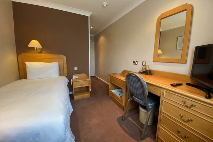 Room 8 of 52