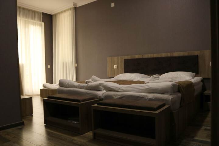 Room 4 of 29