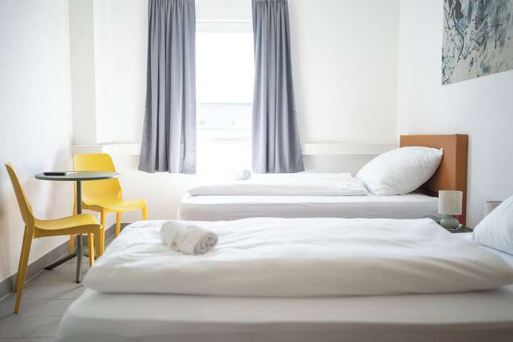 Room 8 of 21
