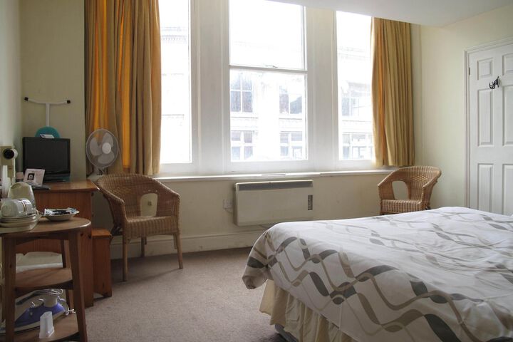 Room 7 of 39