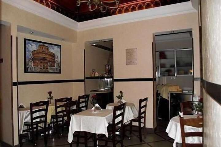 Dining 38 of 42
