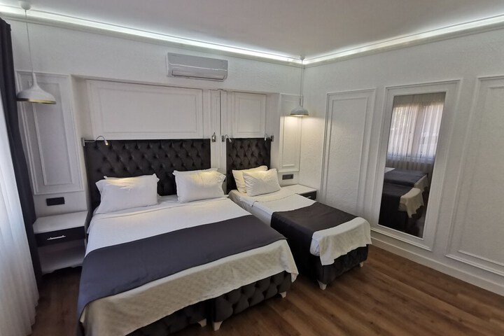 Room 7 of 85