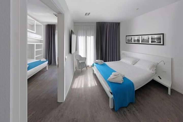 Room 22 of 92
