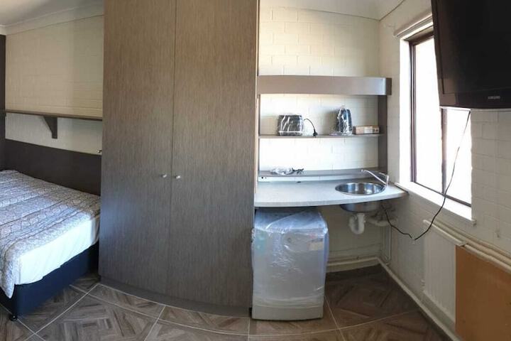 Room 6 of 22