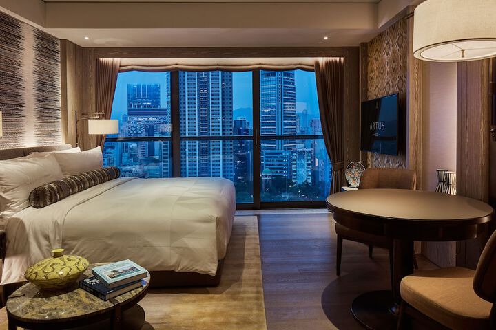Room 64 of 92