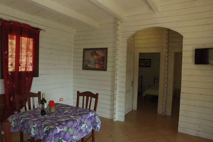 Room 6 of 33
