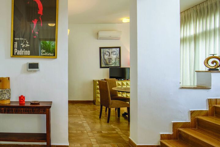 Room 10 of 21
