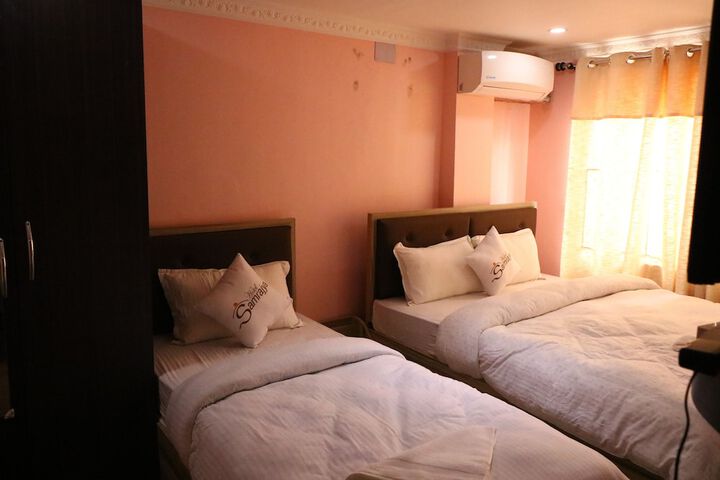 Room 7 of 39