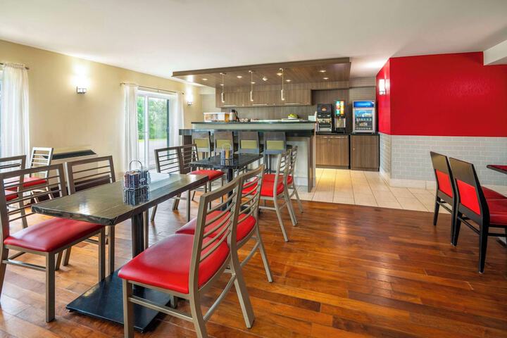 Breakfast/Coffee Service 46 of 60