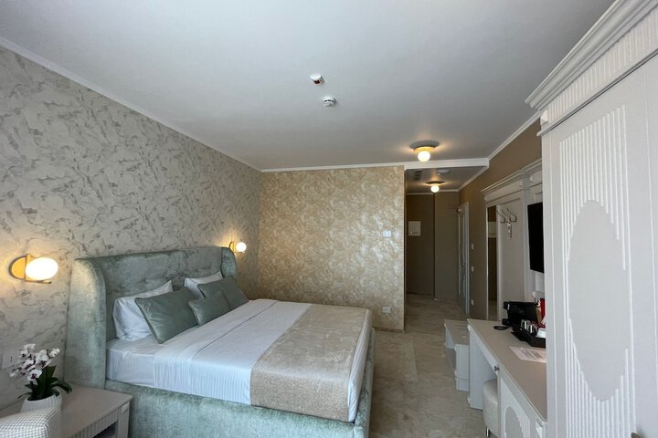 Room 13 of 29