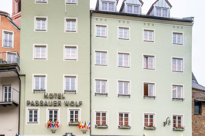 Hotel 33 of 36