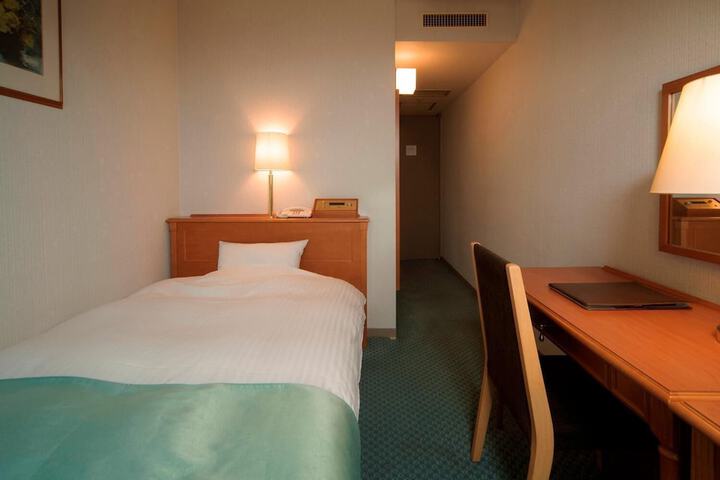 Room 10 of 27