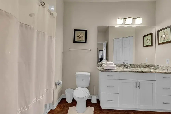 Room 8 of 23