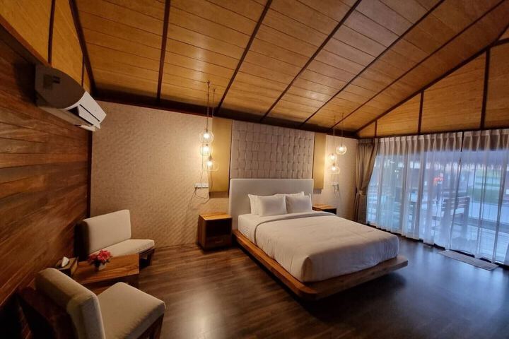 Room 7 of 105