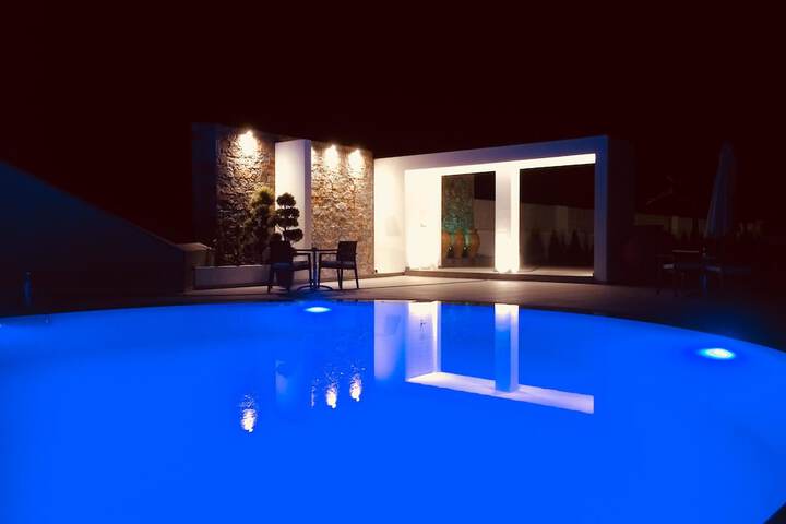Hotel with Pool