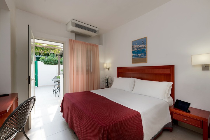 Room 10 of 79