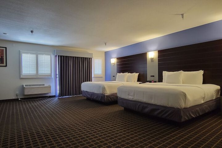 Standard with 1 King Bed (13 of 30)