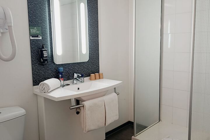 Room 25 of 50