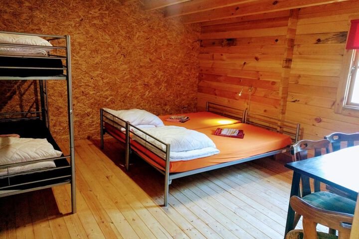 Room 52 of 66